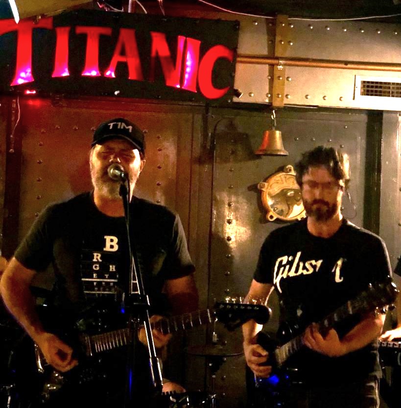 The Black Curtains - Photo 30