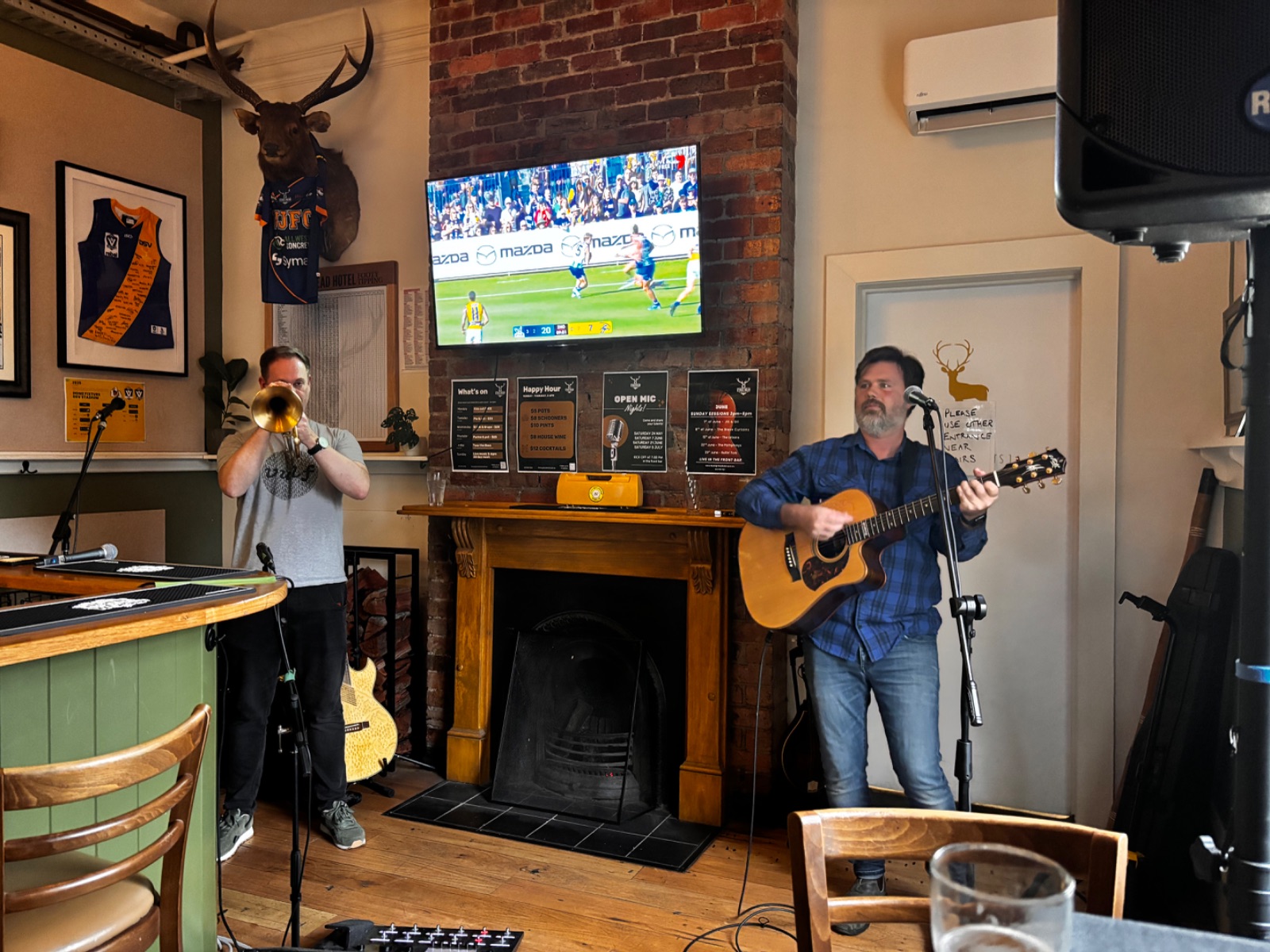 The Black Curtains - Photo 26