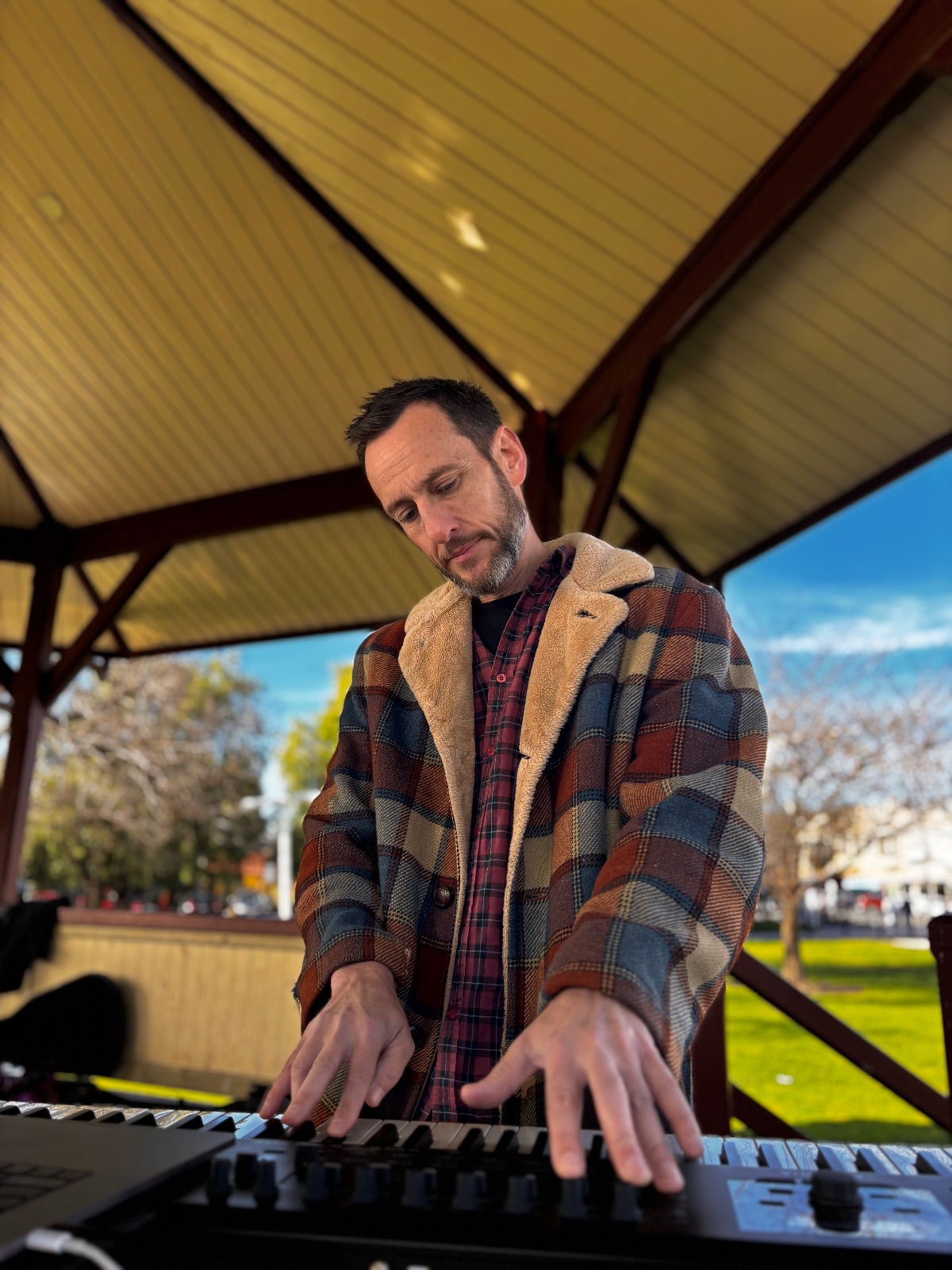 The Black Curtains - Photo 20