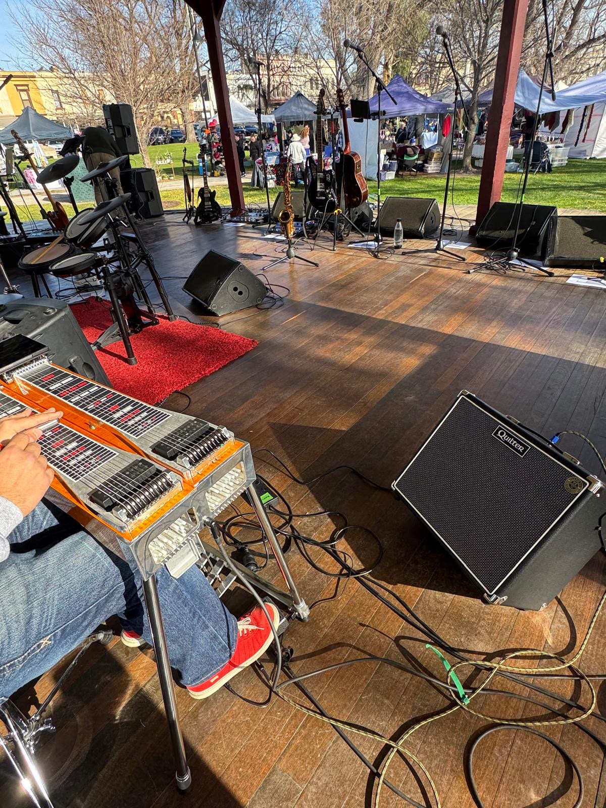 The Black Curtains - Photo 19