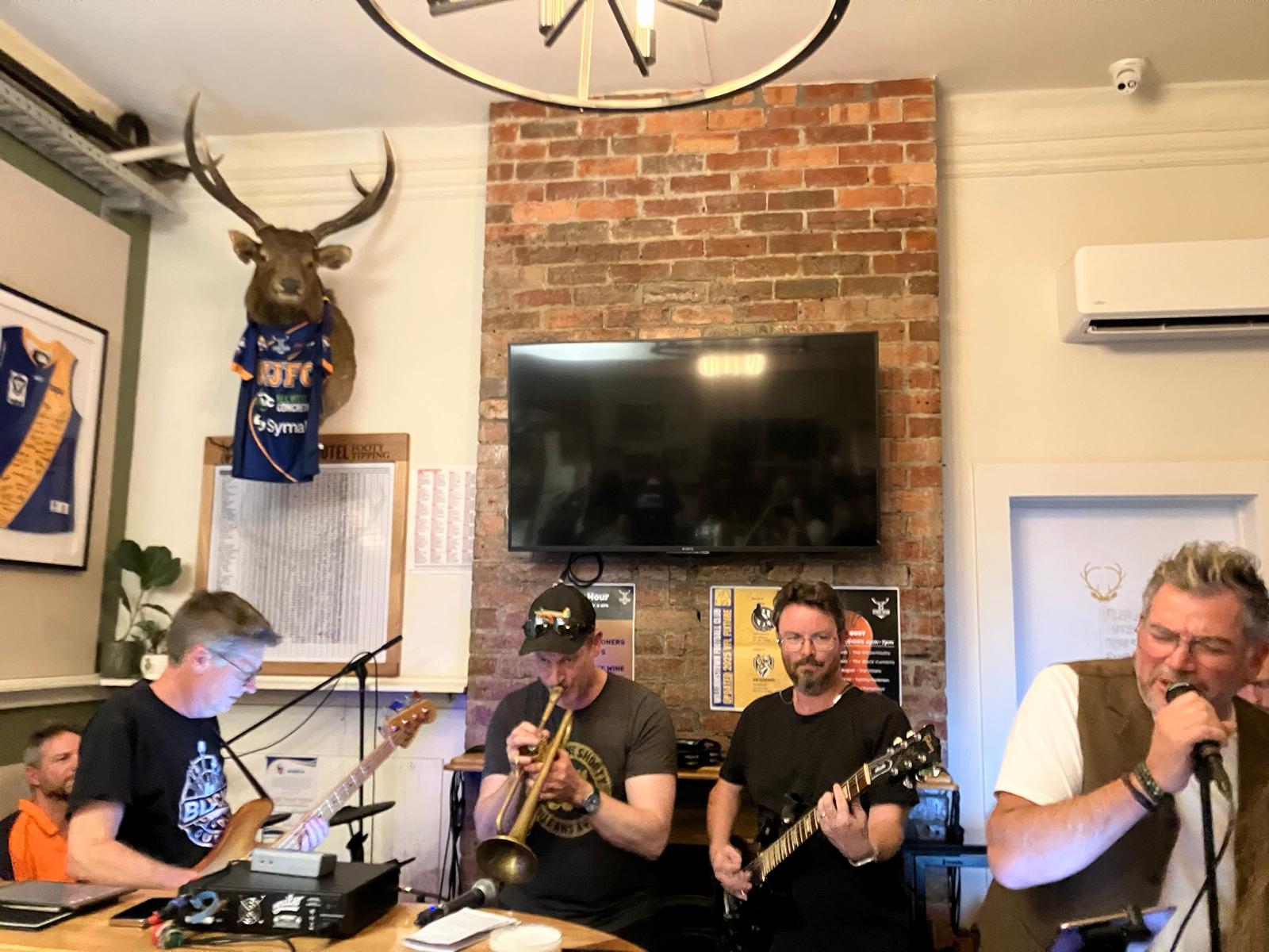 The Black Curtains - Photo 17