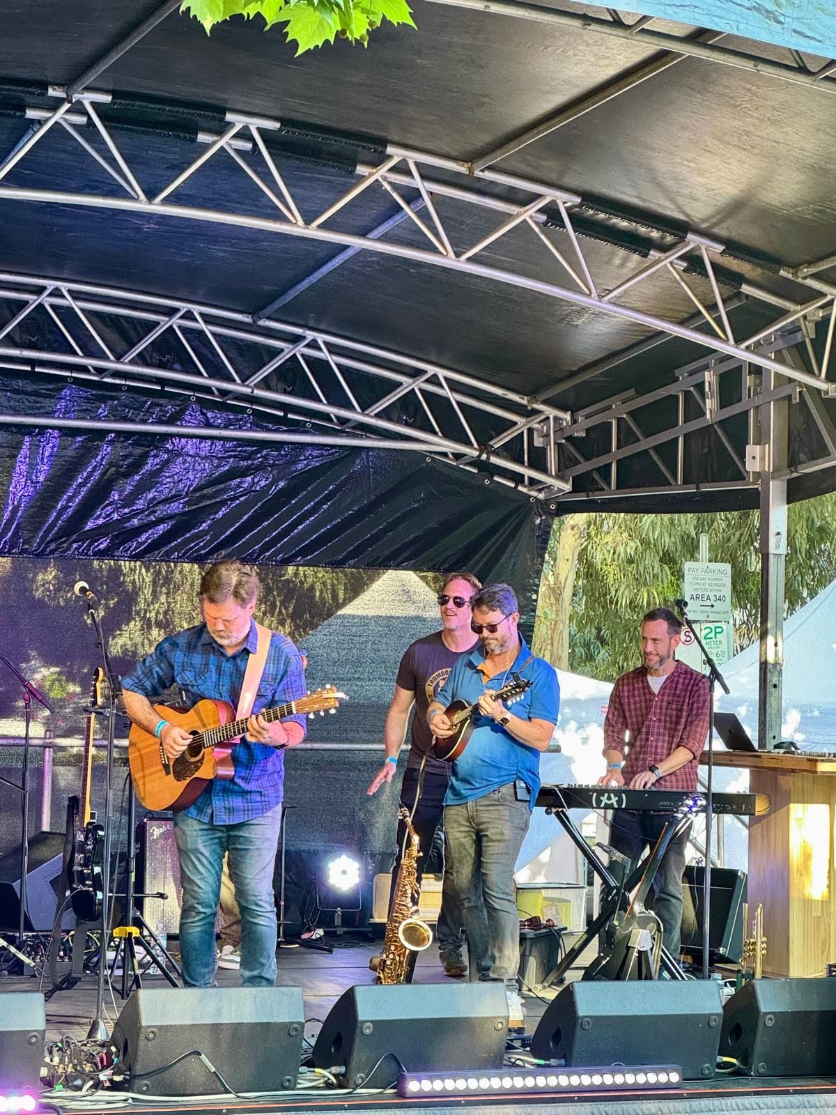 The Black Curtains - Photo 9