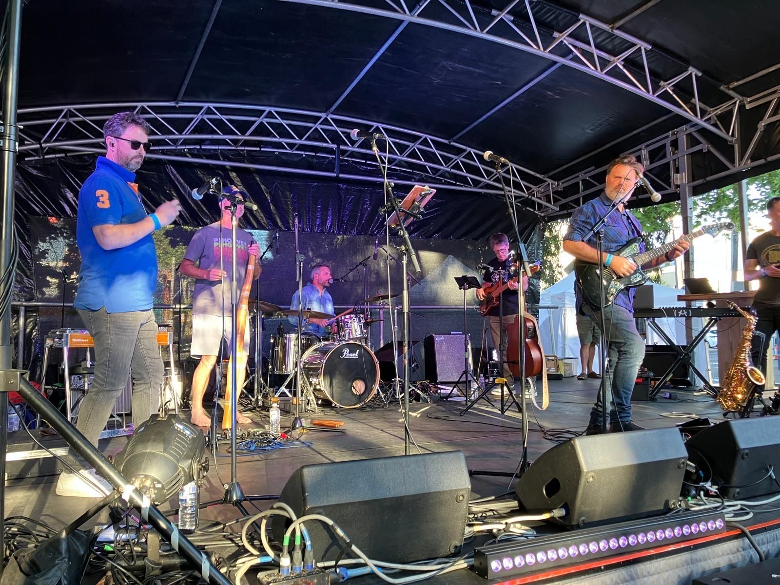 The Black Curtains Live Performance - Photo 3